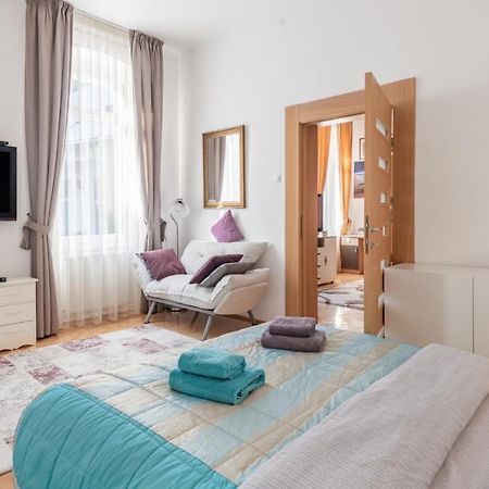 Brasov Centrul Vechi - 67Sqm - 2Min To Counsel Square Apartamento Exterior foto