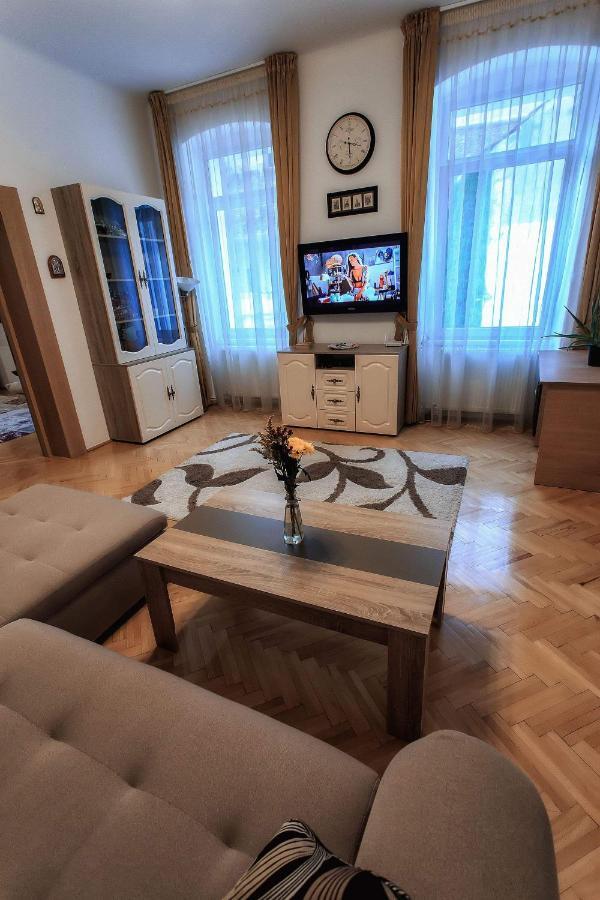 Brasov Centrul Vechi - 67Sqm - 2Min To Counsel Square Apartamento Exterior foto